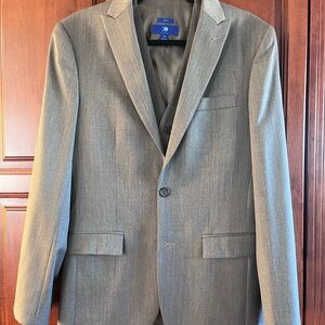 Egara Charcoal Gray Men's Suit